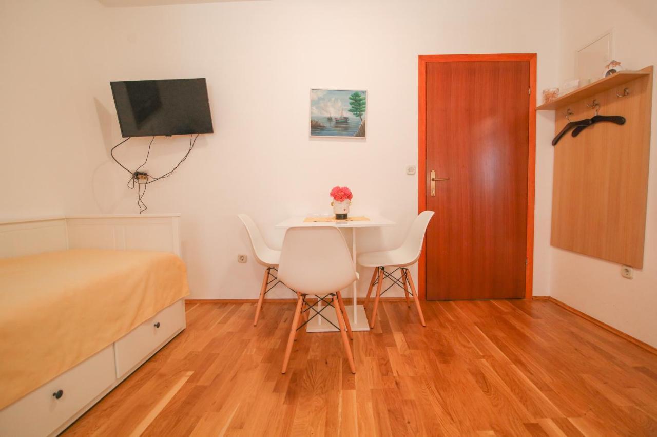 Sunshine Apartment Makarska Exterior photo